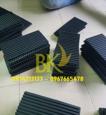 Gia công cắt lẻ cao su kê máy 